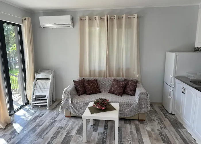 Sea House Къща за гости 4*